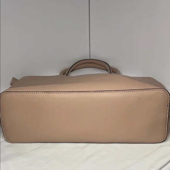 GUESS Quilted Taupe/Beige Leather-Look Tote - Picture 4 of 10